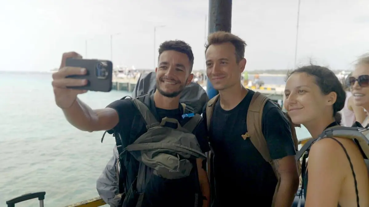 Sur le front Les réseaux sociaux vont-ils tuer le tourisme ?
