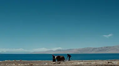 Sur les contreforts de l'Himalaya S01E02 La terre en héritage