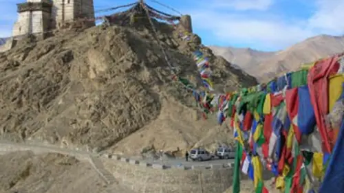 Sur les routes de l'extrême E01 A travers l'Himalaya