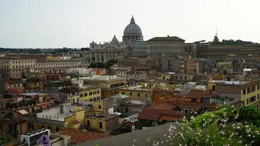 Sur les toits de Rome E01