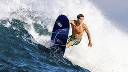 Surf explore à la recherche des Vezos