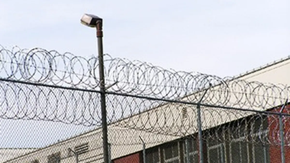 Surveillantes pénitentiaires vs prisonniers