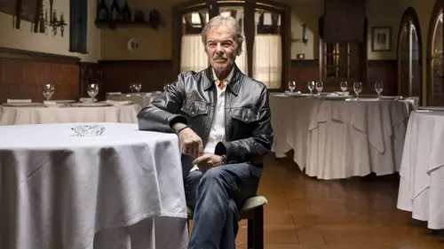 Tableaux volés S01E02 Raphaël : Budapest, 1983