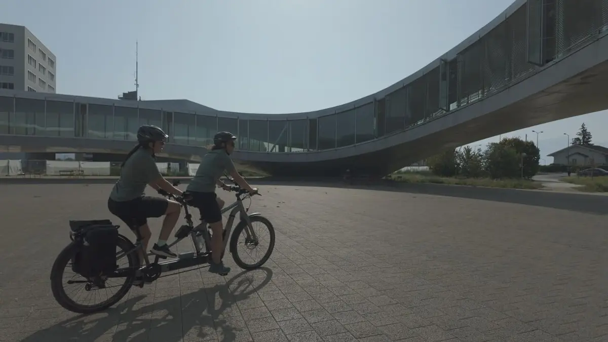 Tandem S01E04 Viens chez moi, j'habite chez une copine