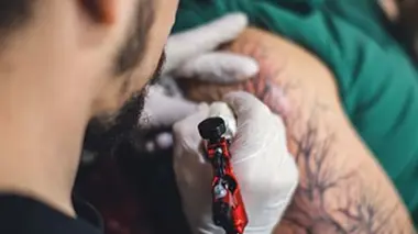 Tattoo Cover : Sauveurs de tatouages Episode 1