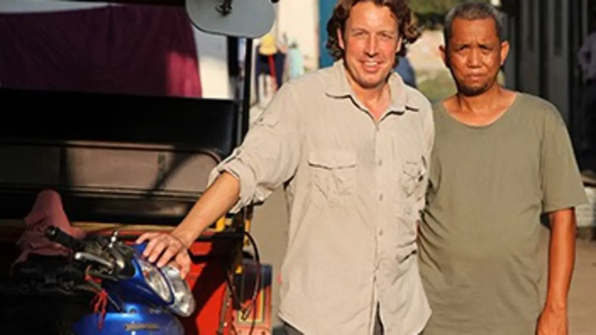 Taxi Ô bout du monde S01E01 Cambodge