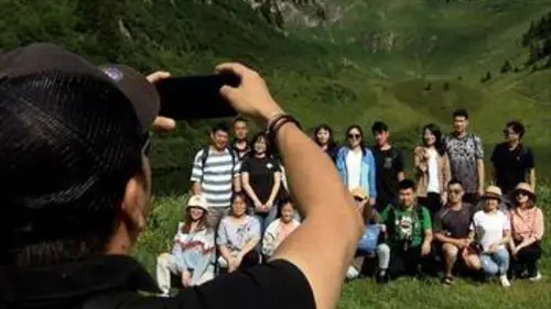 Temps présent Tourisme suisse, la masse critique