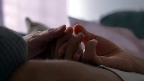 Temps Présent Quand les enfants soignent leur parent malade