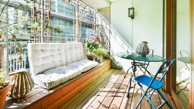 Palais du divertissement aux murs vitrés