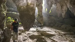 Tewet, le Dayak aux mille grottes