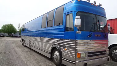 Texas Chrome: L'Empire Mendez Le bus de tournée de Conjunto Vision