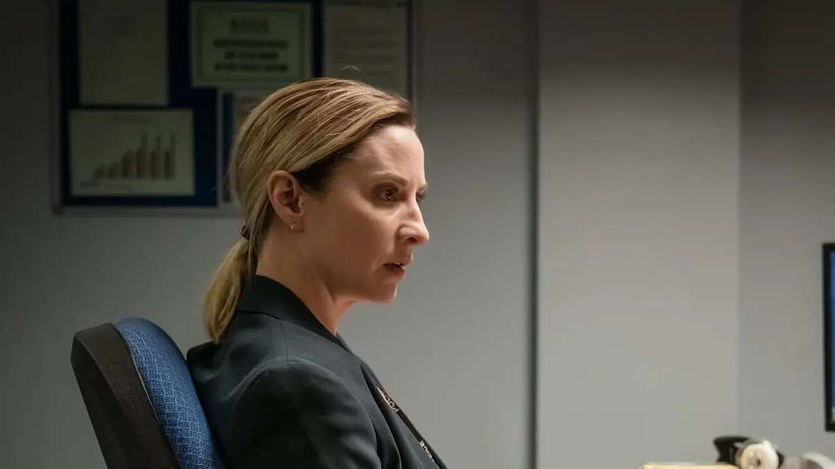 The Bay S01E04