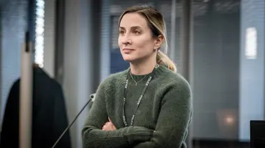 The Bay S01E05
