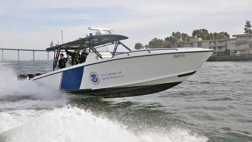 The Border S02E10 Cocaïne en haute mer