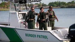 The Border  E04 Et au milieu coule un fleuve