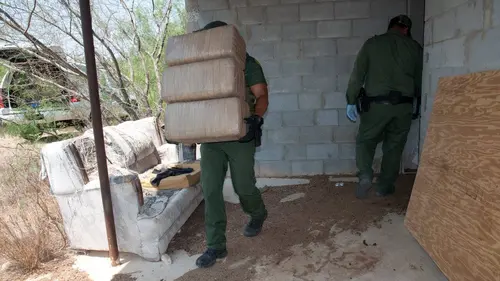 The Border S05E12 Cachette lucrative