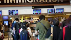 The Border E08 Voitures, argent et planque