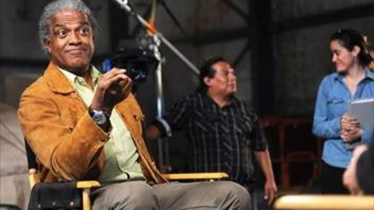 The Comedians S01E06 Quand Josh et Billy rencontrent la diversité