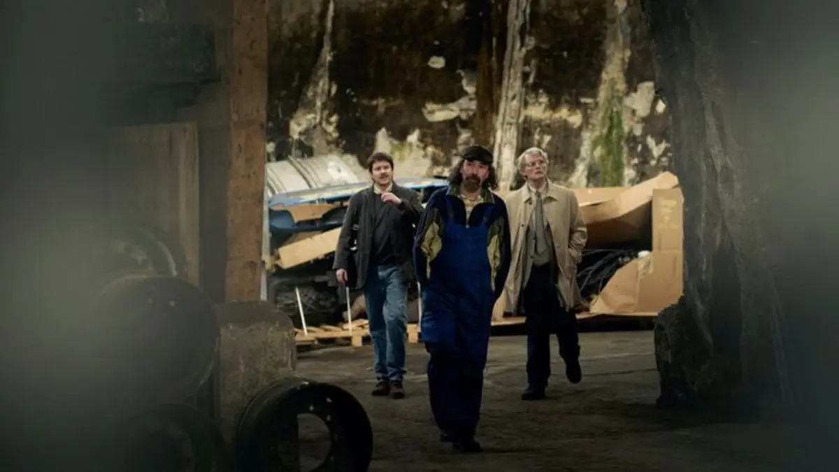 The Crash S01E02 Men From the Moon