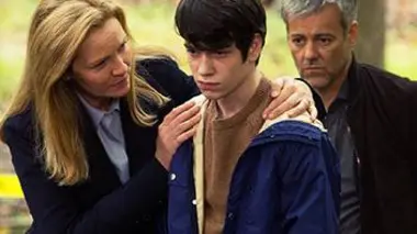 The Family S01E03 Maman Ours