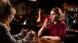 The Flight Attendant S01E02 Le coup du lapin en streaming