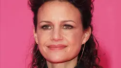 The Girls on the Bus S01E10 Le quotidien