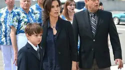 The Neighbors S01E10 Le défunt jardinier