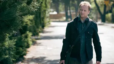 The Teach S01E01