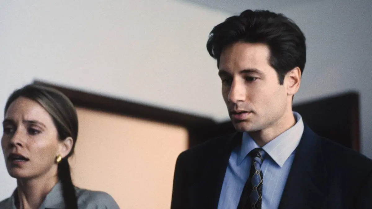 The X Files S01E01 Nous ne sommes pas seuls