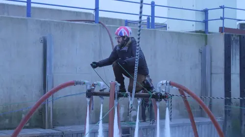 Tim contre le web Chute libre depuis un immeuble / Tabouret de bar / Hoverboard