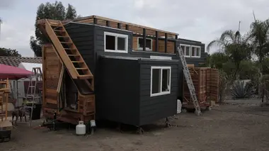 Tiny House : mini-maison à emporter S06E10 Un conteneur de rêve
