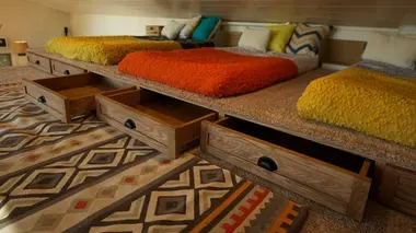 Tiny House : mini maison sur mesure Maison rétro de 28 m² avec garage
