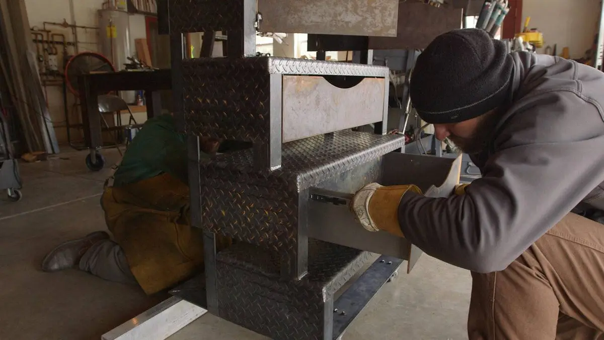 Tiny Paradise: Mini-maisons de rêve S01E07 Les pieds dans l'eau