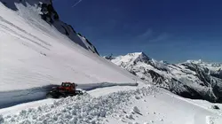 Titans mécanic : engins XXL dans les Alpes Opération ouverture des pistes