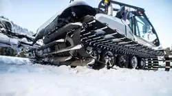 Titans mécanic : engins XXL dans les Alpes Travaux et livraison sous haute tension