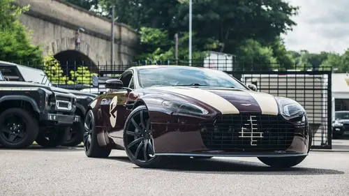 Top Cars Aston Martin V8 Vantage