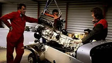 Top Gear Episode 7 : Peugeot 207 contre free runners