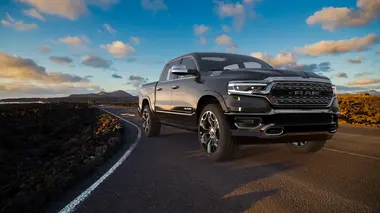 Top Gear France S08E05 La bourre est dans le pré