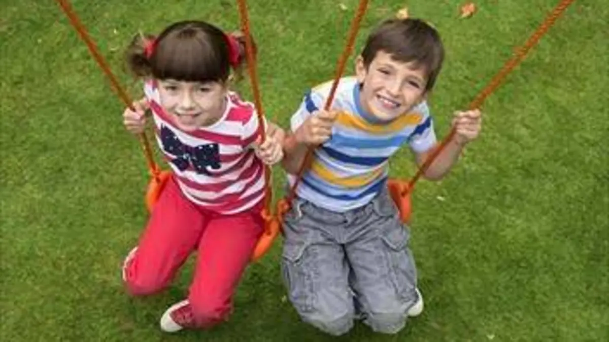 Topsy et Tim S02E05 Les balançoires jumelles