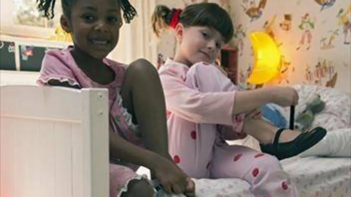 Topsy et Tim S02E25 Les chaussures pour l'école