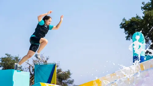 Total Wipeout S09E01 Plongeons et sentiments