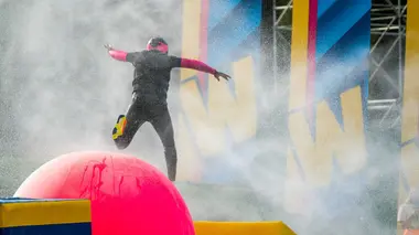 Total Wipeout Embrassez qui vous voudrez