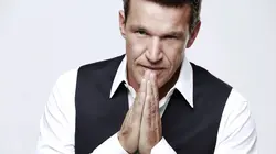 Touche pas à mon poste !