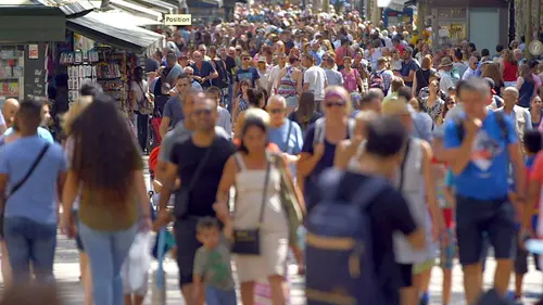 Tourisme de masse : Faut-il arrêter de voyager ?
