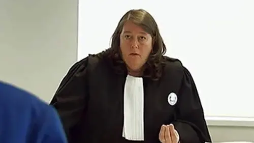 Tout ça (ne nous rendra pas le Congo) Mesdames les juges