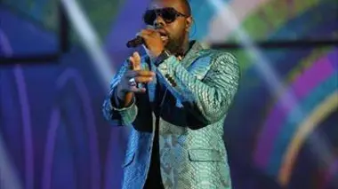 Tout le monde chante : Les stars relèvent le défi