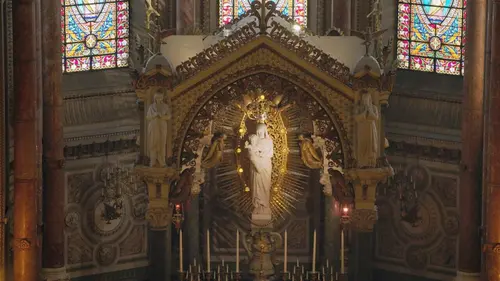 Tout sur Marie : Une icône sous influence ?