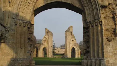 Toute la vérité sur E05 Le roi Arthur