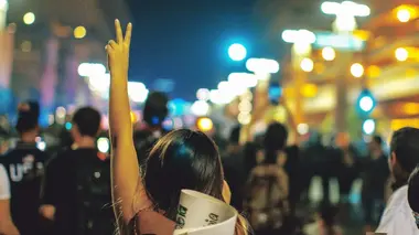 Guerre. Liberté. Droits humains.