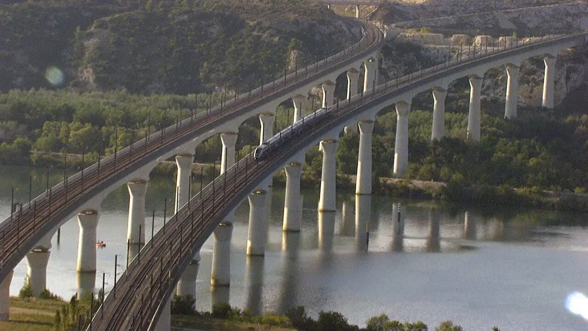 Visuel de Trains : deux siècles d'innovation